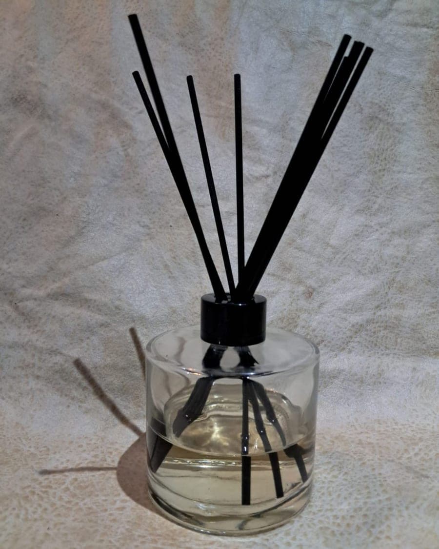 Amber Oud Eau de Parfum, view 3